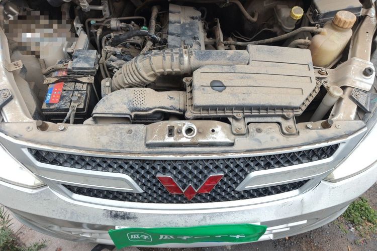 Used Wuling Rongguang V 2016 1.5L Practical Version Non-Power-Assisted Engine Bay
