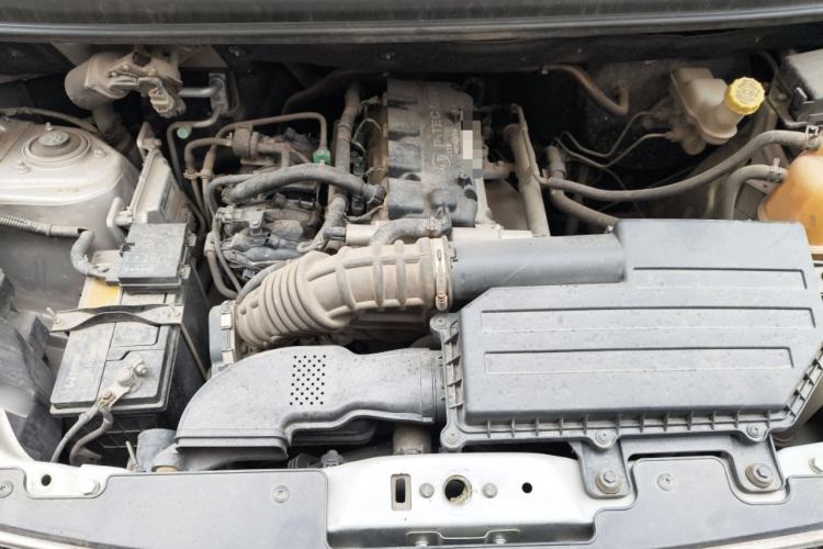 Used Wuling Rongguang V 2016 1.5L Standard Version Engine Bay