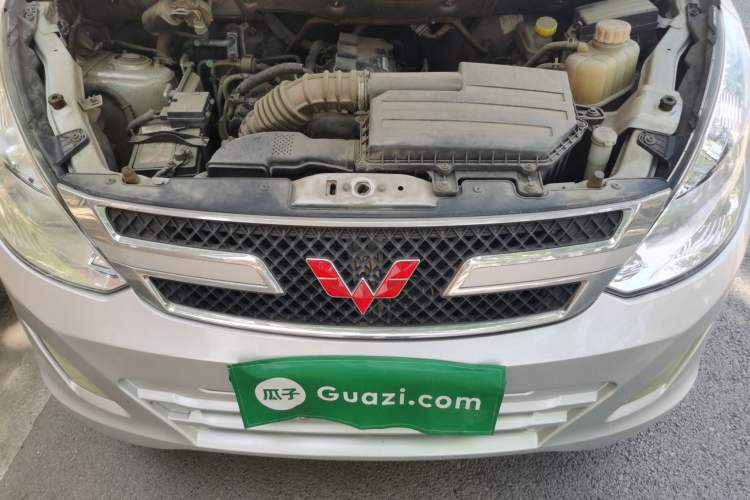 Used Wuling Rongguang V 2016 1.5L Standard Version Engine Bay