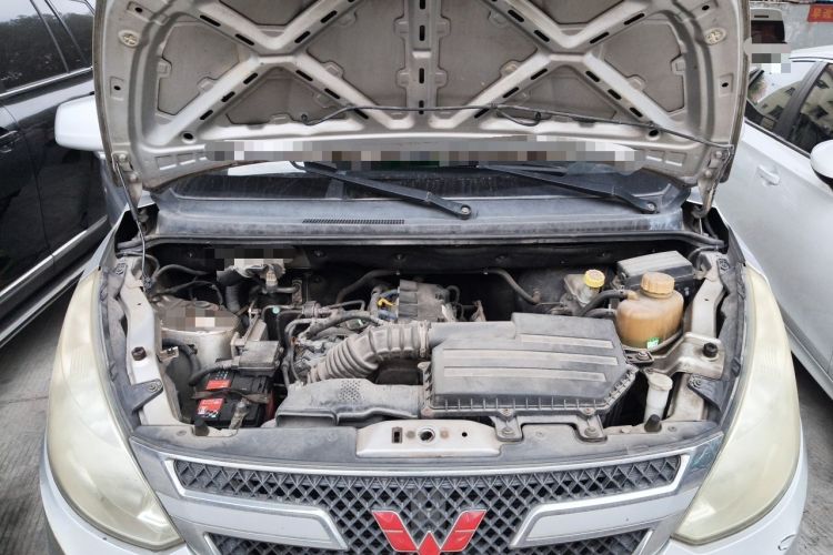 Used Wuling Rongguang V 2016 1.5L Standard Version Engine Bay