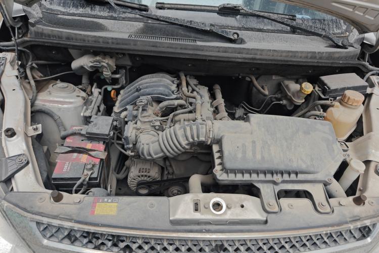 Used Wuling Rongguang V 2016 1.2L Standard Version Engine Bay
