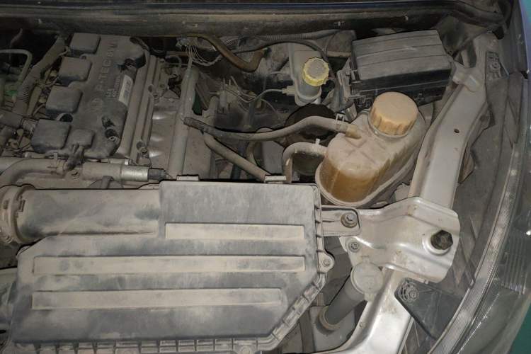 Used Wuling Rongguang V  Engine Bay Left