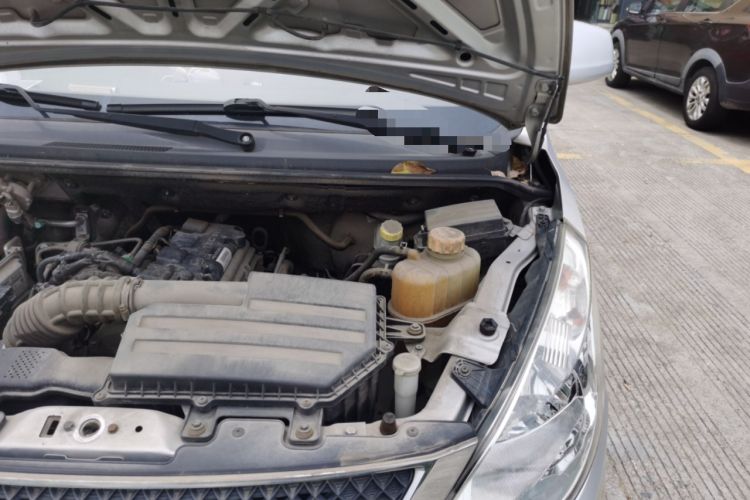 Used Wuling Rongguang V 2016 1.5L Standard Version Engine Bay Left