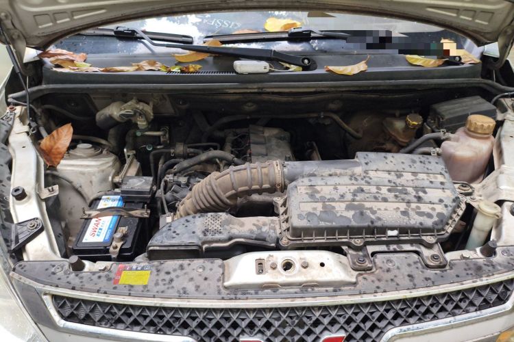 Used Wuling Rongguang V 2016 1.5L Standard Version Engine Bay Left