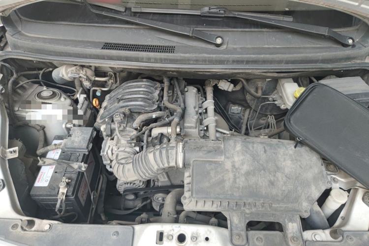 Used Wuling Rongguang V 2016 1.2L Practical Version Engine Bay