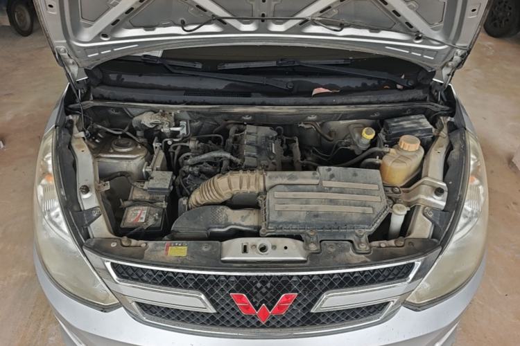 Used Wuling Rongguang V 2016 1.5L Standard Version Engine Bay