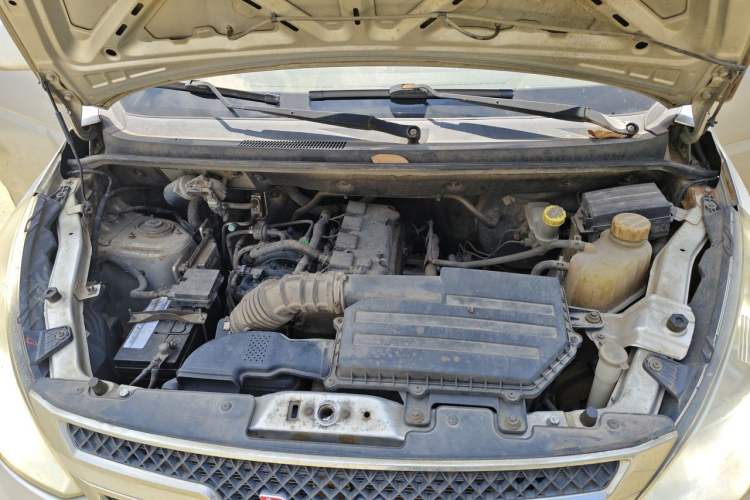 Used Wuling Rongguang V 2016 1.5L Standard Version Engine Bay