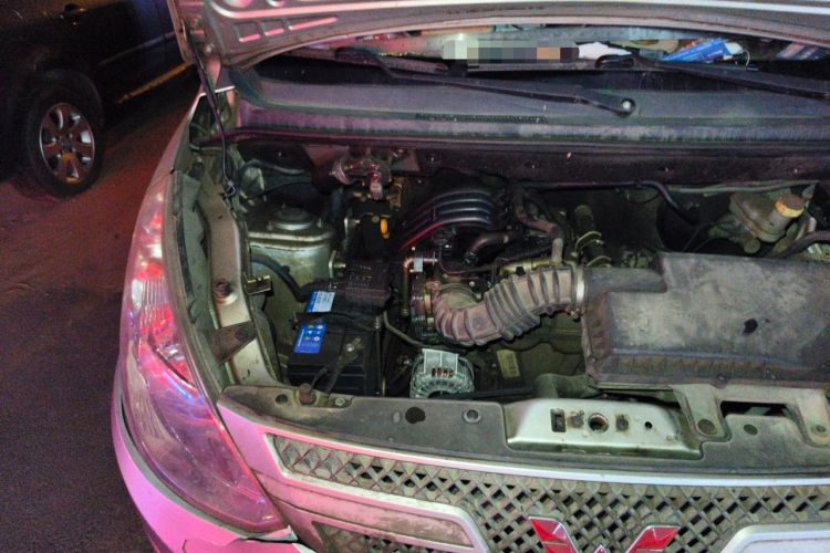 Used Wuling Rongguang V 2016 1.2L Practical Version Engine Bay Right
