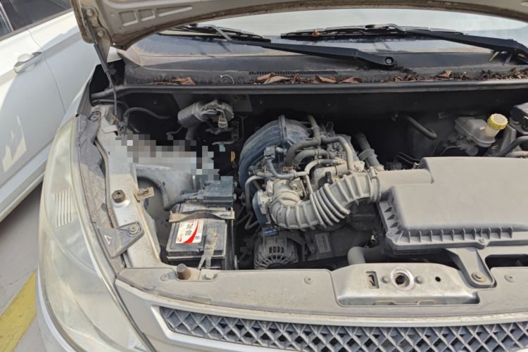 Used Wuling Rongguang V 2016 1.2L Practical Version Engine Bay Right