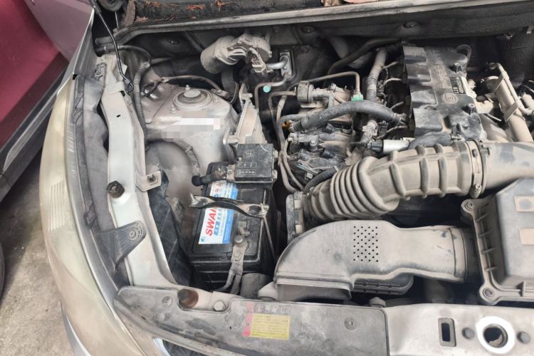 Used Wuling Rongguang V 2016 1.5L Standard Version Engine Bay Right