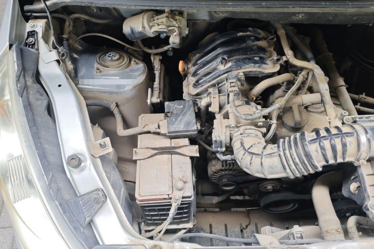 Used Wuling Rongguang V 2016 1.2L Practical Version Engine Bay Right