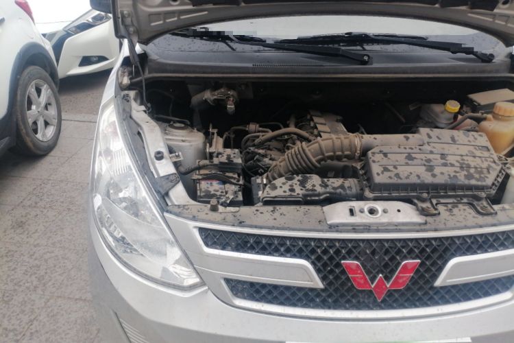 Used Wuling Rongguang V 2016 1.5L Practical Version Engine Bay Right