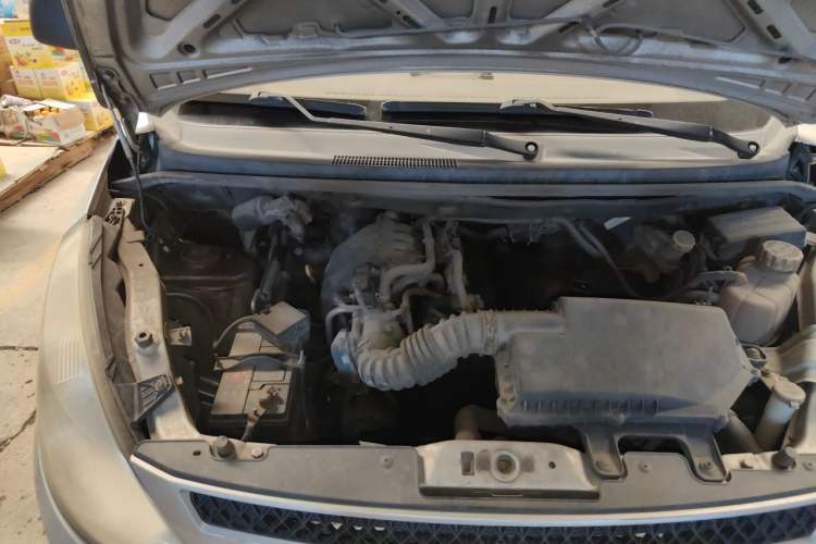 Used Wuling Rongguang V 2016 1.2L Practical Model Non-Power-Assisted Engine Bay Right