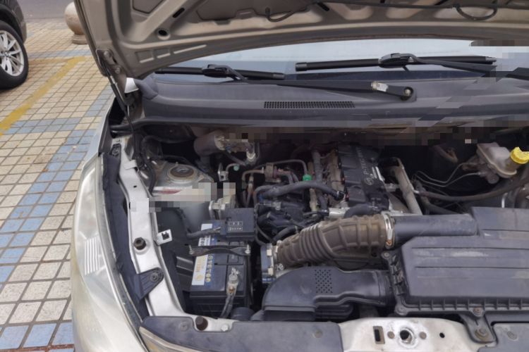 Used Wuling Rongguang V 2016 1.5L Standard Version Engine Bay Right