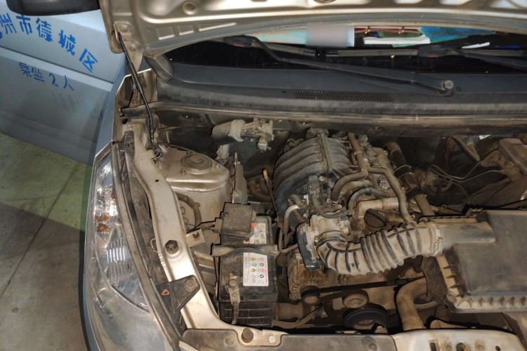 Used Wuling Rongguang V 2016 1.2L Practical Version Engine Bay Right