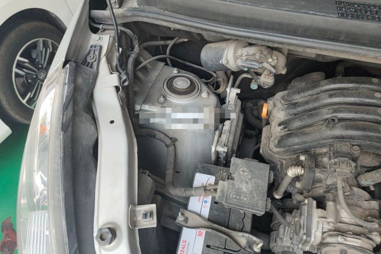 Used Wuling Rongguang V 2016 1.2L Practical Version Engine Bay Right