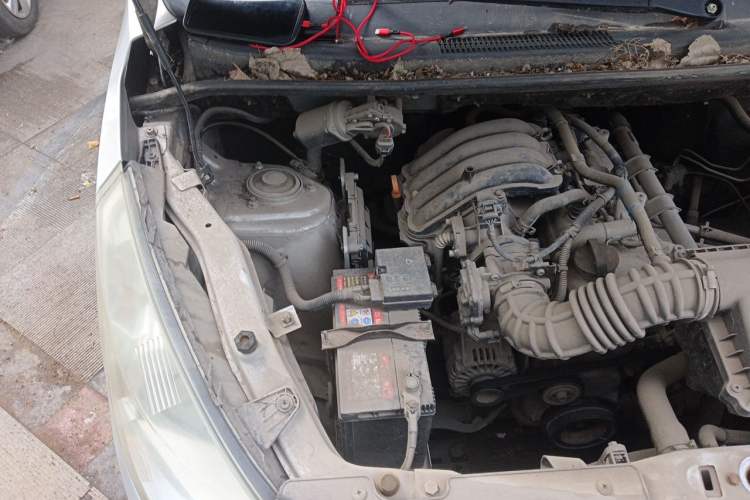 Used Wuling Rongguang V 2016 1.2L Practical Version Engine Bay Right