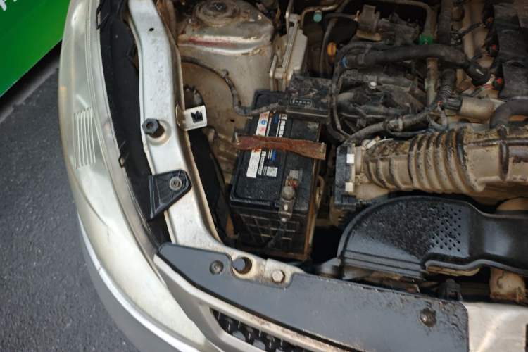 Used Wuling Rongguang V 2016 1.5L Practical Version Engine Bay Right