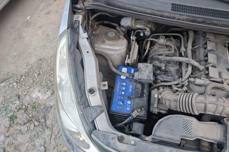 Used Wuling Rongguang V 2016 1.5L Standard Version Engine Bay Right