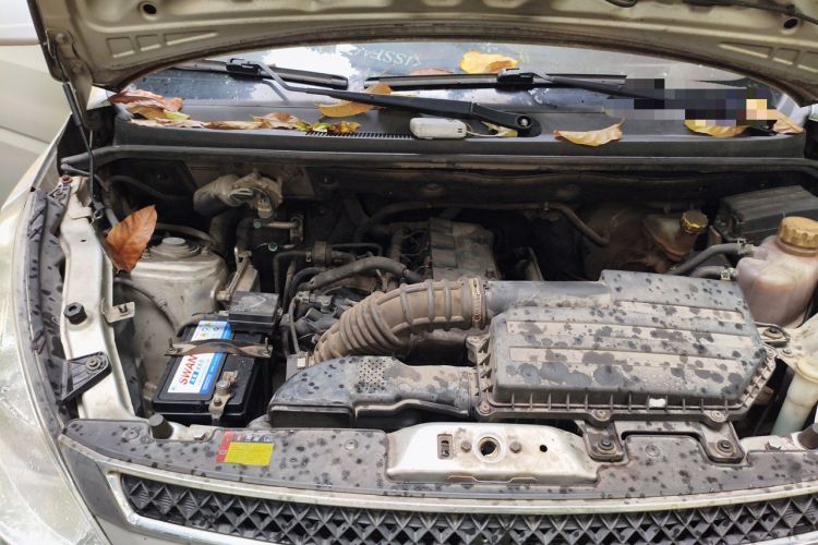 Used Wuling Rongguang V 2016 1.5L Standard Version Engine Bay Right