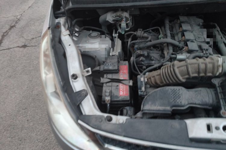Used Wuling Rongguang V 2016 1.5L Standard Version Engine Bay Right