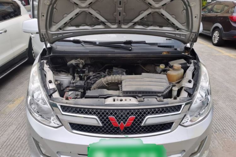 Used Wuling Rongguang V 2016 1.5L Standard Version Engine Bay