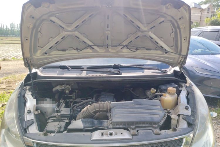 Used Wuling Rongguang V 2016 1.5L Standard Version Engine Bay