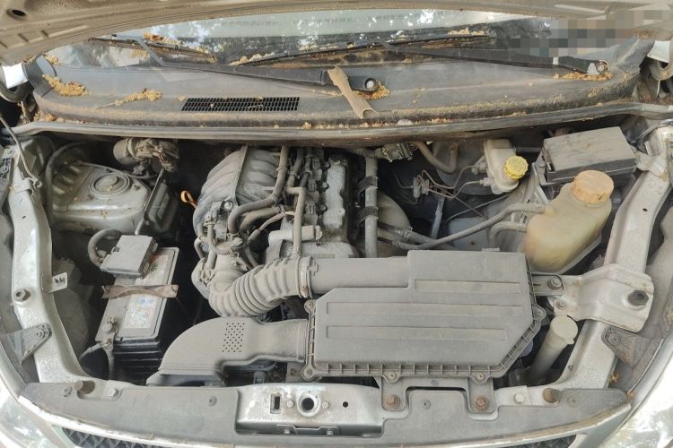 Used Wuling Rongguang V 2016 1.2L Practical Model Non-Power-Assisted Engine Bay