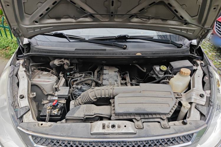 Used Wuling Rongguang V 2016 1.5L Standard Version Engine Bay