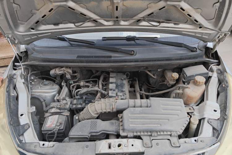 Used Wuling Rongguang V 2016 1.5L Standard Version Engine Bay