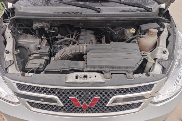 Used Wuling Rongguang V 2016 1.5L Practical Version Engine Bay