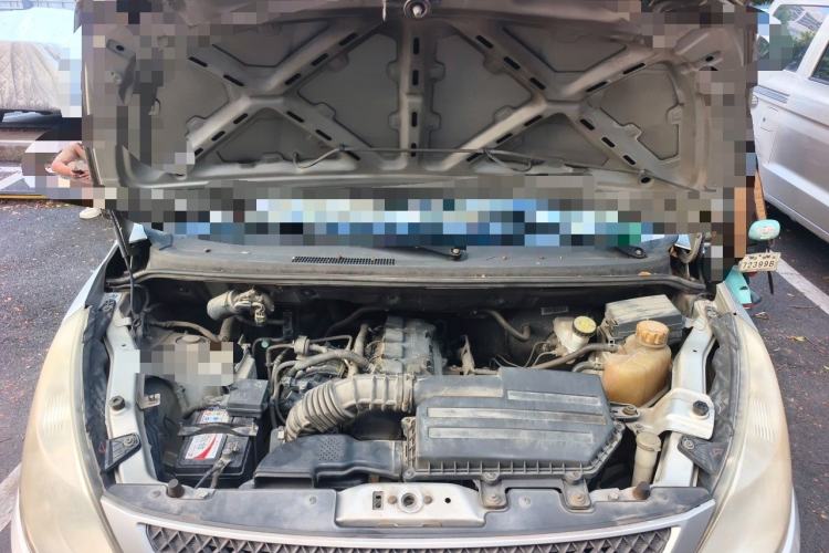 Used Wuling Rongguang V 2016 1.5L Practical Version Engine Bay