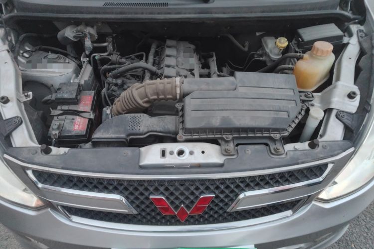 Used Wuling Rongguang V 2016 1.5L Standard Version Engine Bay
