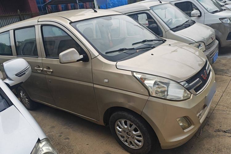 Used Wuling Rongguang V 2016 1.5L Standard Version Exterior 2