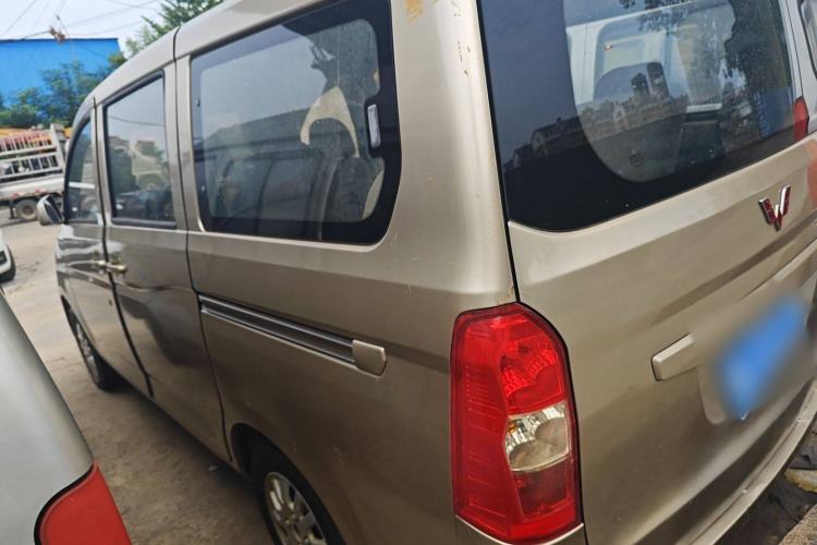 Used Wuling Rongguang V 2016 1.5L Standard Version Exterior 5