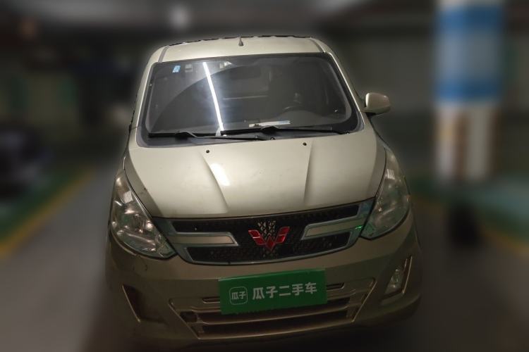 Used Wuling Rongguang V 2016 1.5L Standard Version Front