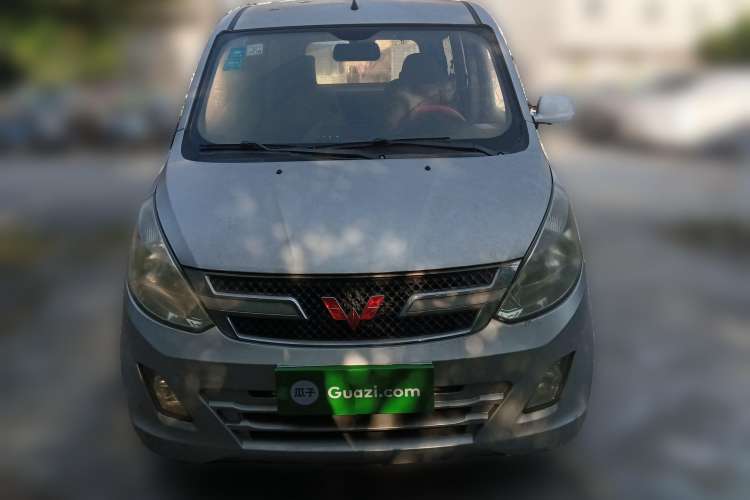 Used Wuling Rongguang V 2016 1.5L Standard Version Front