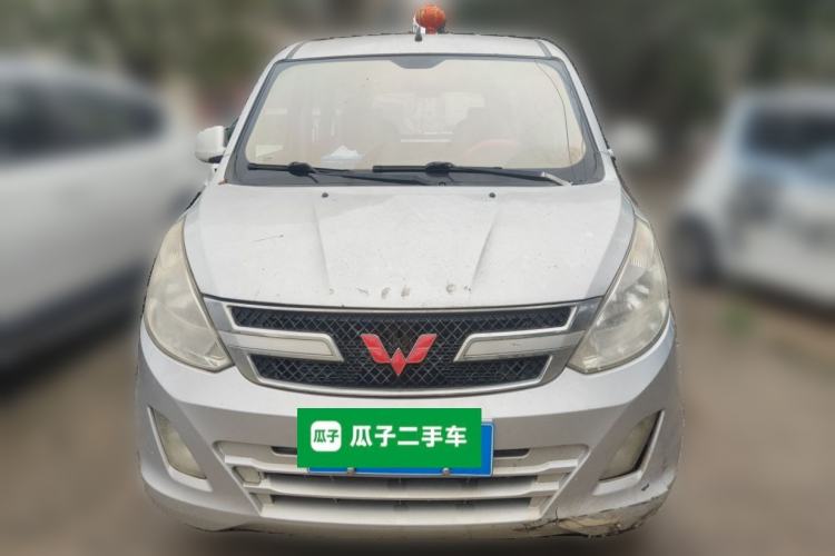 Used Wuling Rongguang V 2016 1.5L Standard Version Front