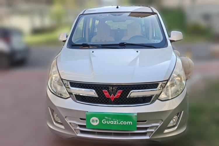 Used Wuling Rongguang V 2016 1.5L Standard Version Front