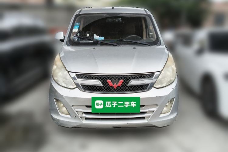 Used Wuling Rongguang V 2016 1.5L Standard Version Front