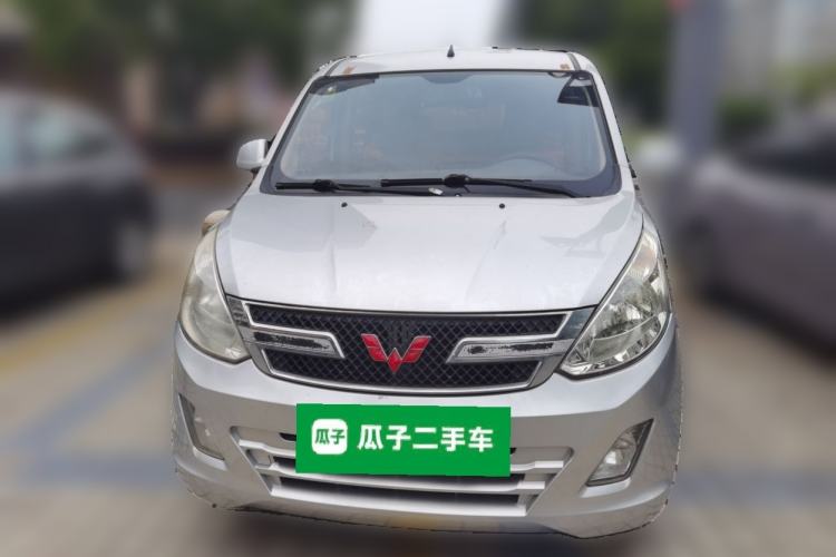 Used Wuling Rongguang V 2016 1.5L Standard Version Front
