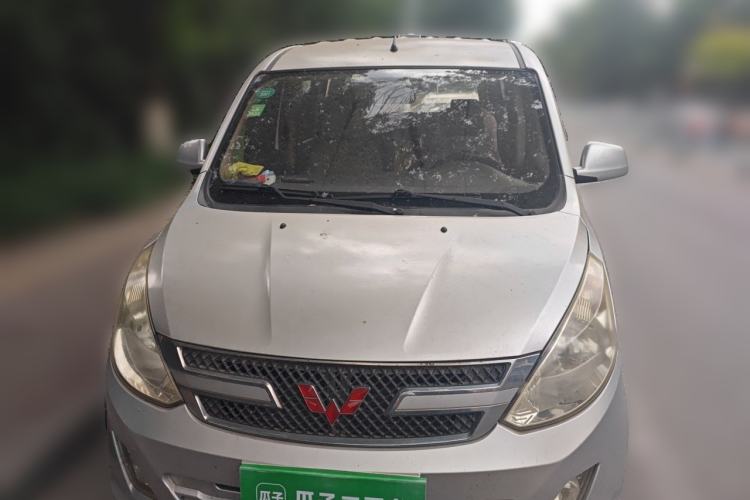 Used Wuling Rongguang V 2016 1.5L Standard Version Front