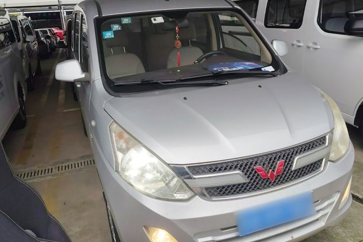 Used Wuling Rongguang V 2016 1.5L Standard Version Front Right 45 Deg