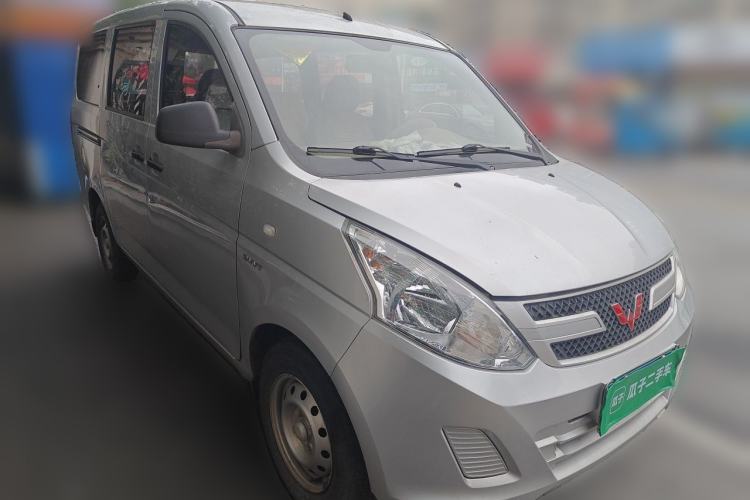 Used Wuling Rongguang V 2016 1.5L Practical Version Front Right 45 Deg