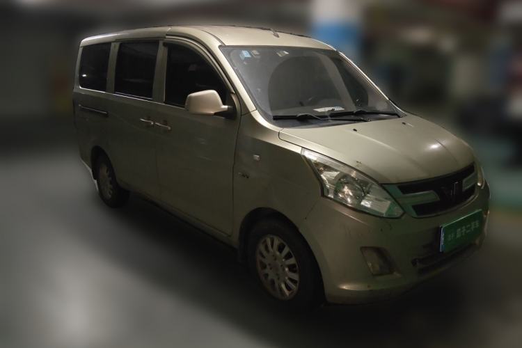 Used Wuling Rongguang V 2016 1.5L Standard Version Front Right 45 Deg