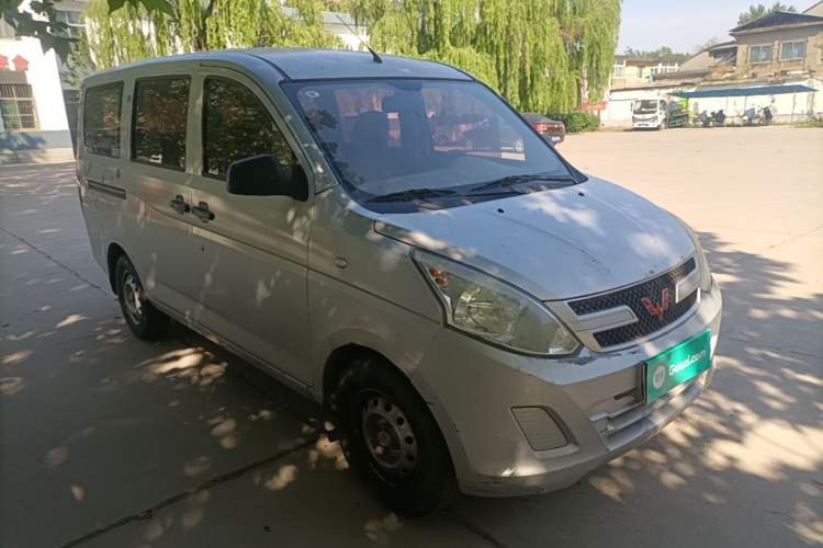 Used Wuling Rongguang V 2016 1.2L Practical Version Front Right 45 Deg