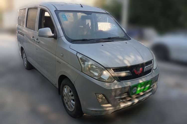 Used Wuling Rongguang V 2016 1.5L Standard Version Front Right 45 Deg