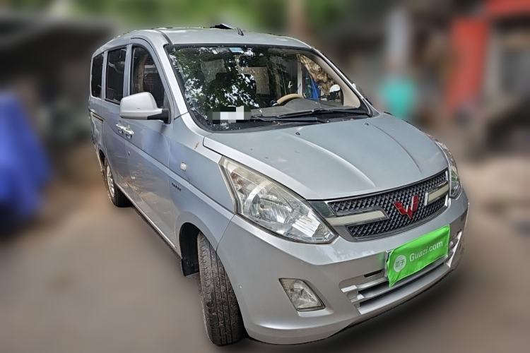 Used Wuling Rongguang V 2016 1.5L Standard Version Front Right 45 Deg