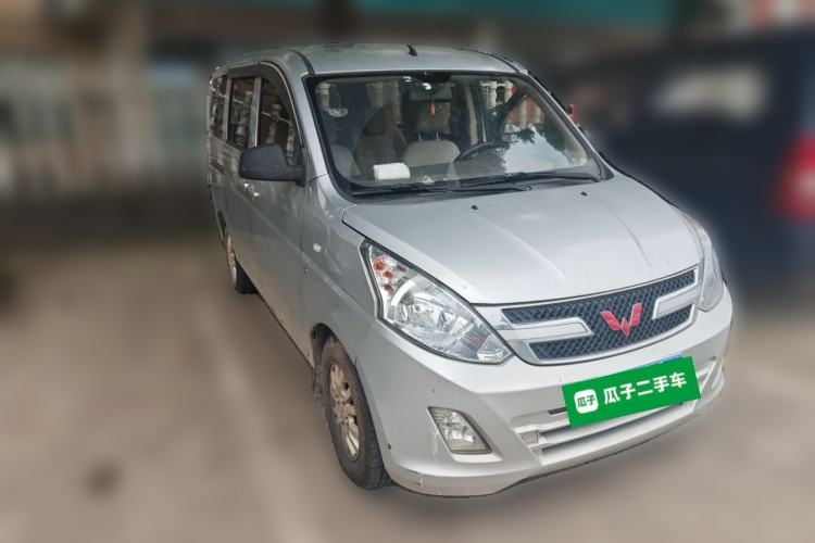 Used Wuling Rongguang V 2016 1.5L Practical Version Front Right 45 Deg