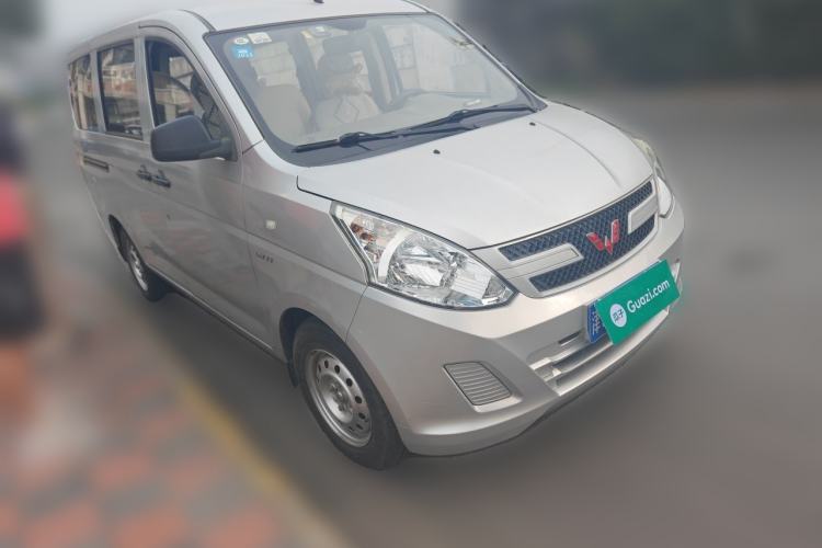 Used Wuling Rongguang V 2016 1.5L Practical Version Front Right 45 Deg
